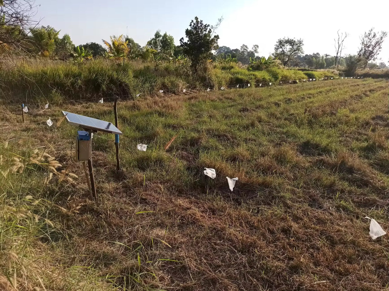 ເຄື່ອງຄຸມຮົ້ວໄຟຟ້າ2ລະບົບ(ໝໍ້ໄຟ ແລະ ໄຟຟ້າບ້ານ)